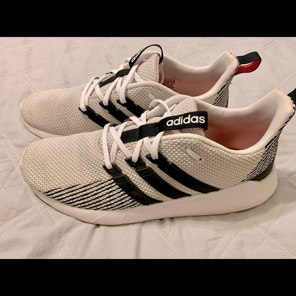Adidas Questar Flow Size 12